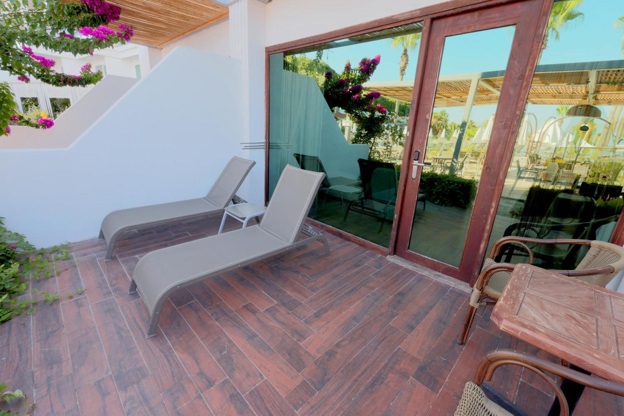 Flora Garden Beach Hotel - Adults Only 16 Plus - Couples Concept Kızılot المظهر الخارجي الصورة
