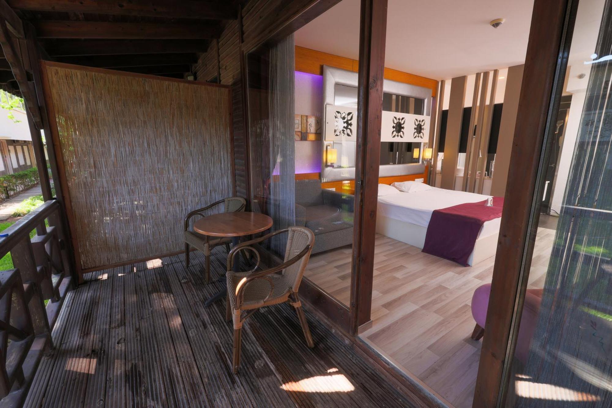 Flora Garden Beach Hotel - Adults Only 16 Plus - Couples Concept Kızılot المظهر الخارجي الصورة